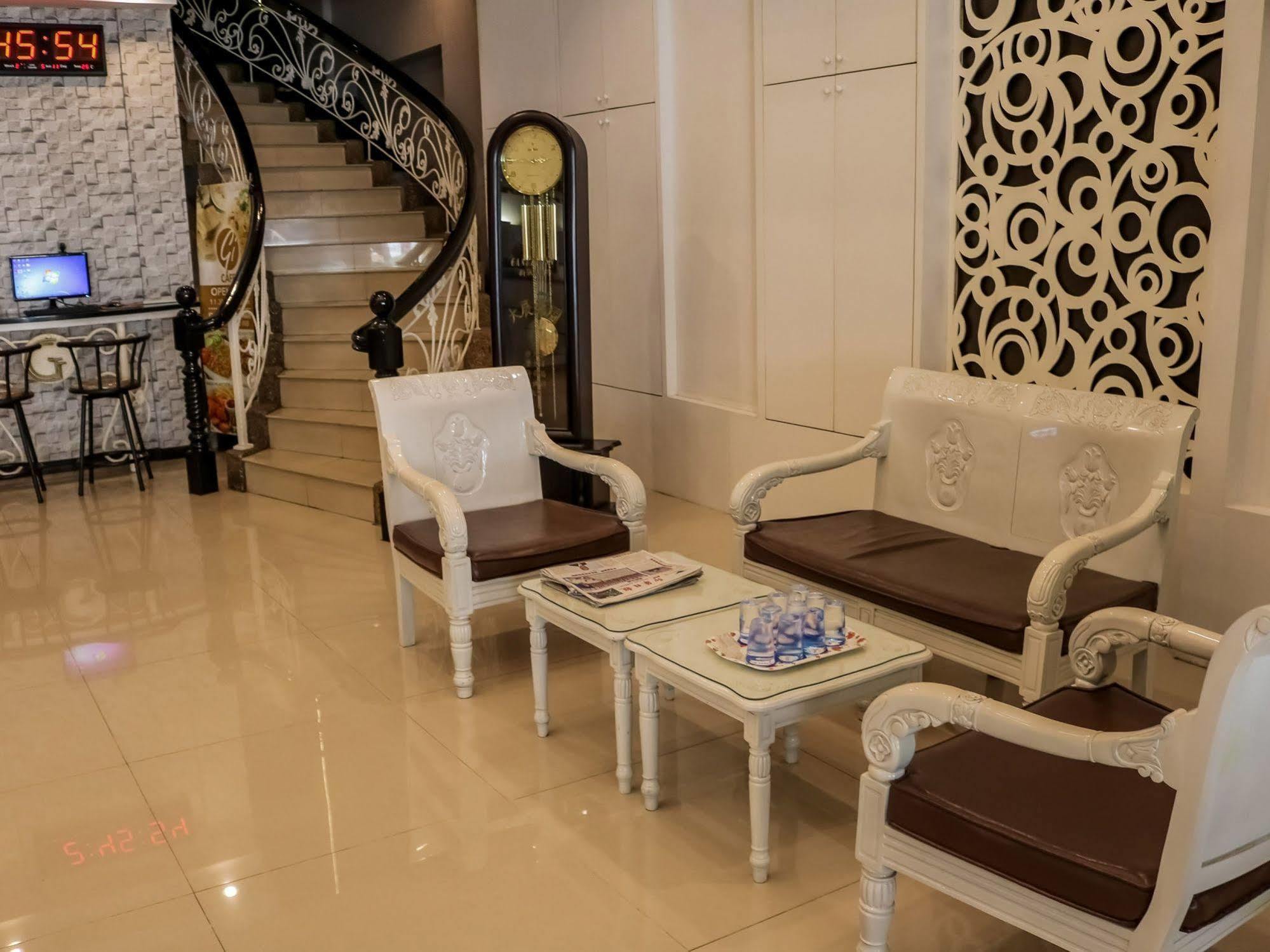 Hotel Nida Railway Median Kantor Post Medan