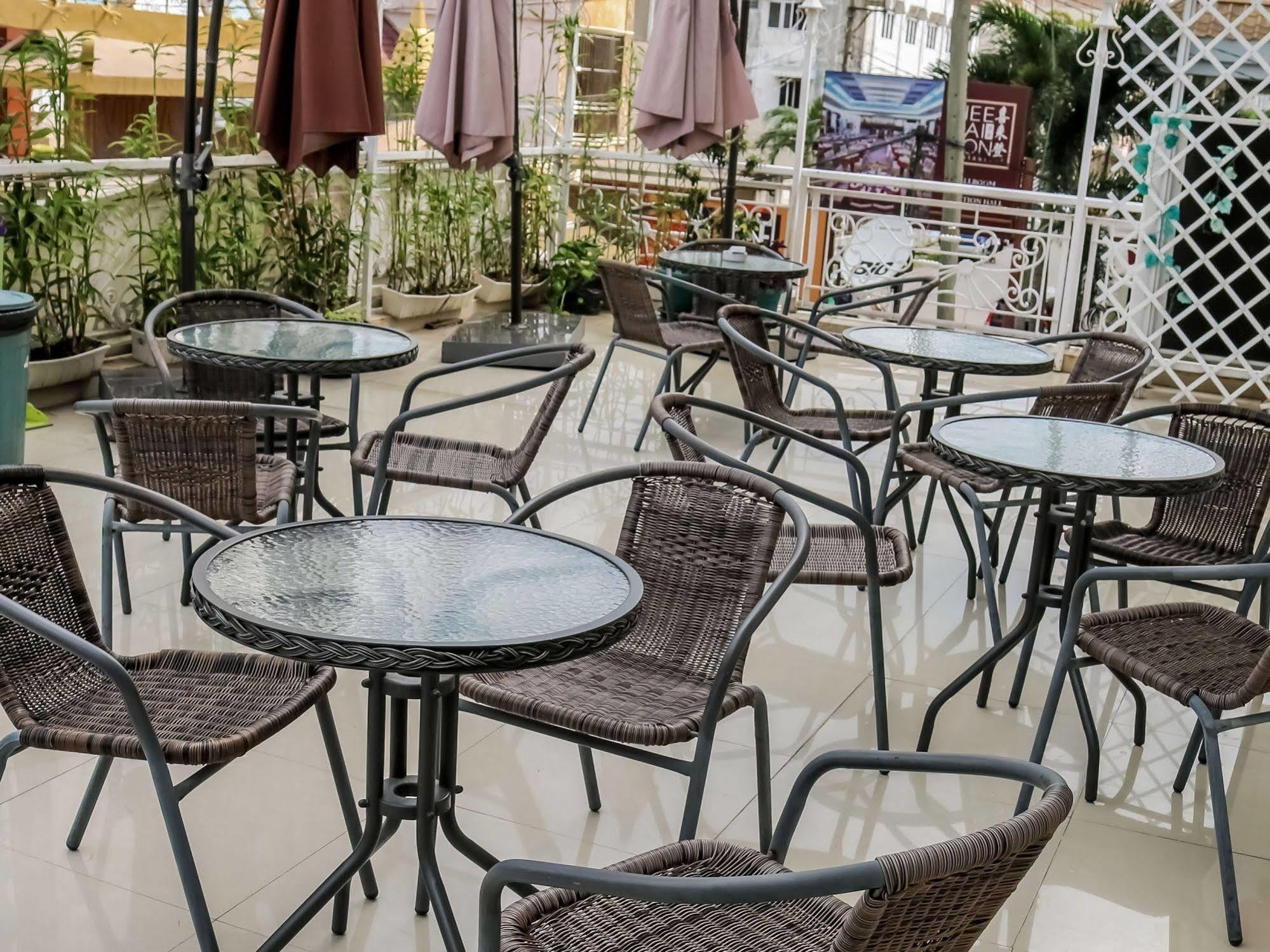 Hotel Nida Railway Median Kantor Post Medan